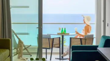 Cavo Maris Beach Hotel