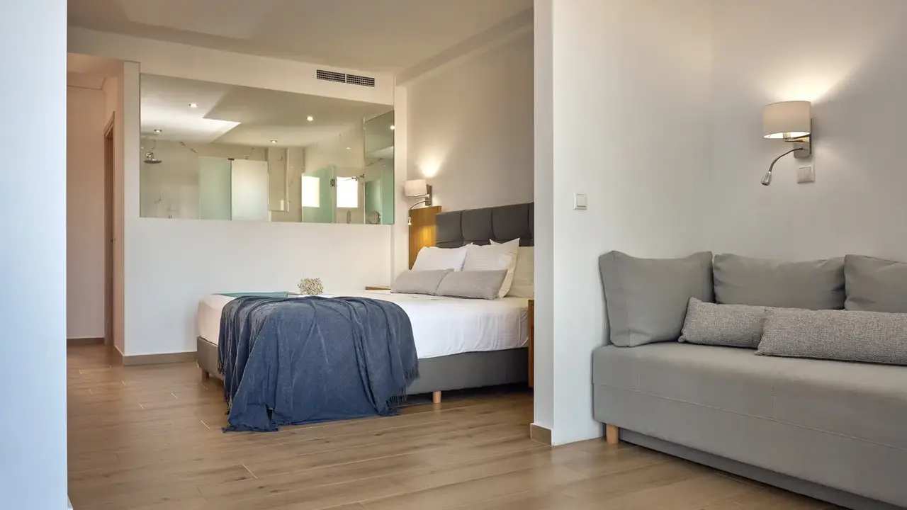 Cavo Orient Beach Hotel & Suites