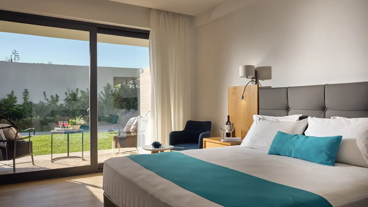 Cavo Orient Beach Hotel & Suites