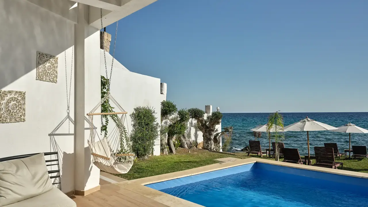 Cavo Orient Beach Hotel & Suites
