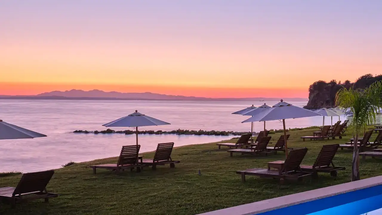 Cavo Orient Beach Hotel & Suites