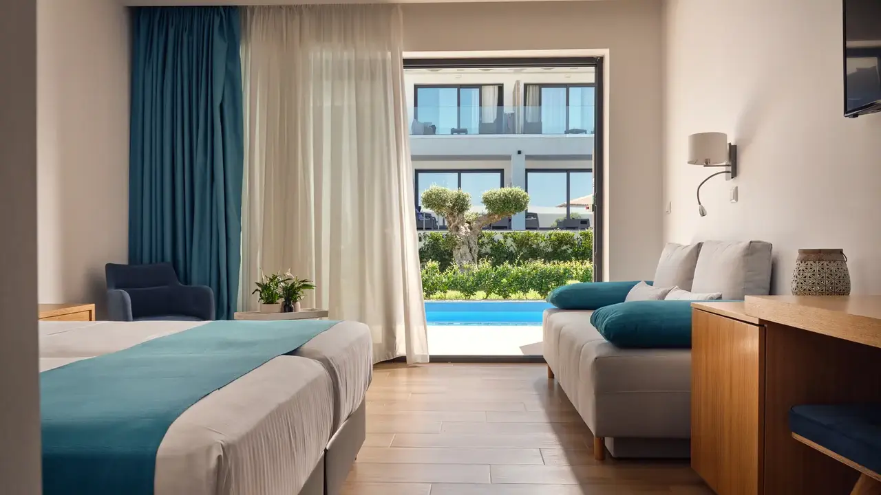 Cavo Orient Beach Hotel & Suites