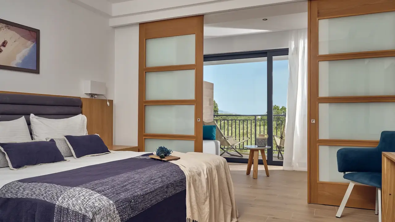 Cavo Orient Beach Hotel & Suites