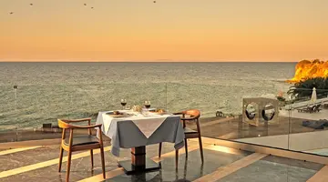 Cavo Orient Beach Hotel & Suites