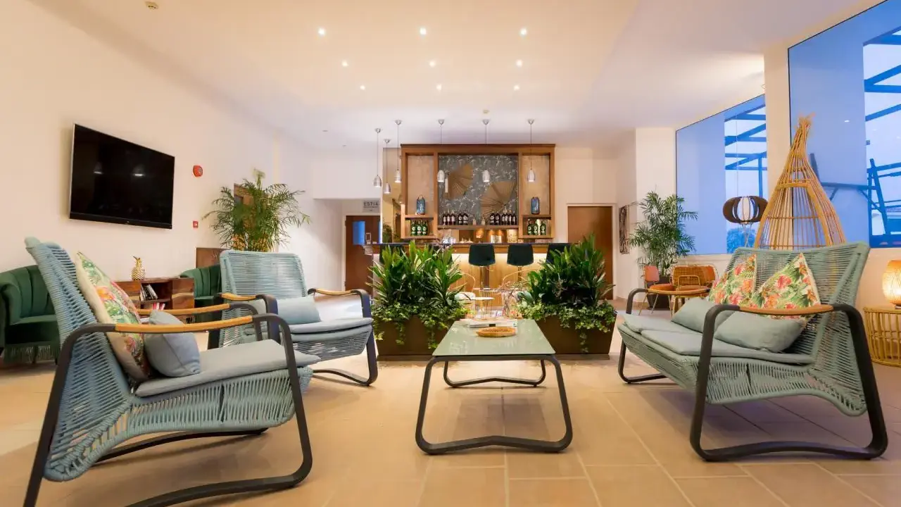 Cavo Zoe Seaside Hotel