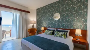 Cavo Zoe Seaside Hotel