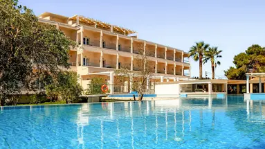 Cavomarina Beach Hotel