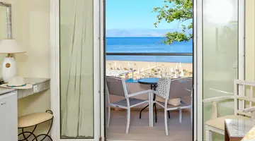 Cavomarina Beach Hotel