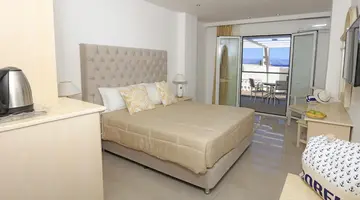 Cavomarina Beach Hotel