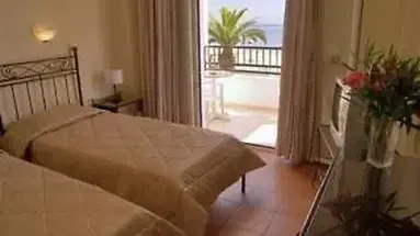 Cavomarina Beach Hotel
