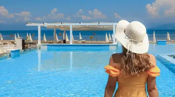 Cavomarina Beach