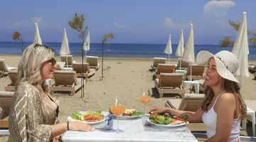 Cavomarina Beach