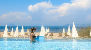 Cavomarina Beach
