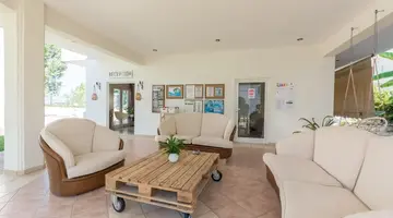 Cavos Beach House