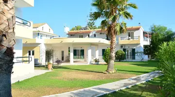 Cavos Beach House