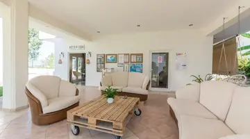 Cavos Beach House