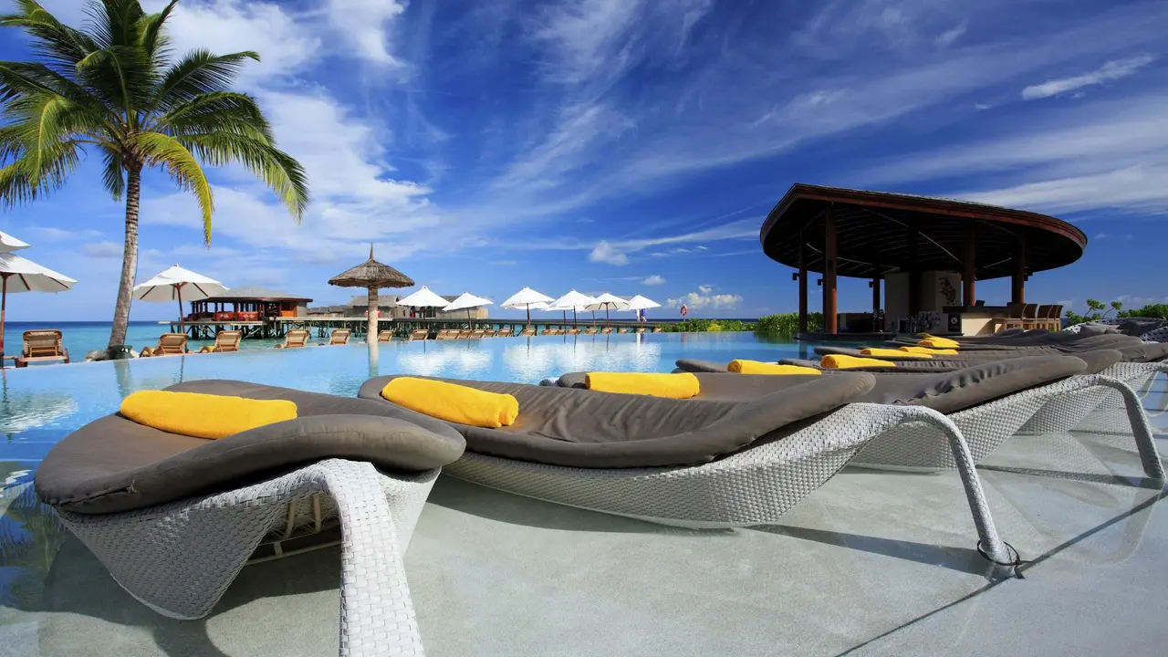 Centara Ras Fushi Resort & Spa Maldives