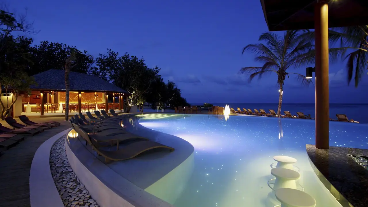 Centara Ras Fushi Resort & Spa Maldives