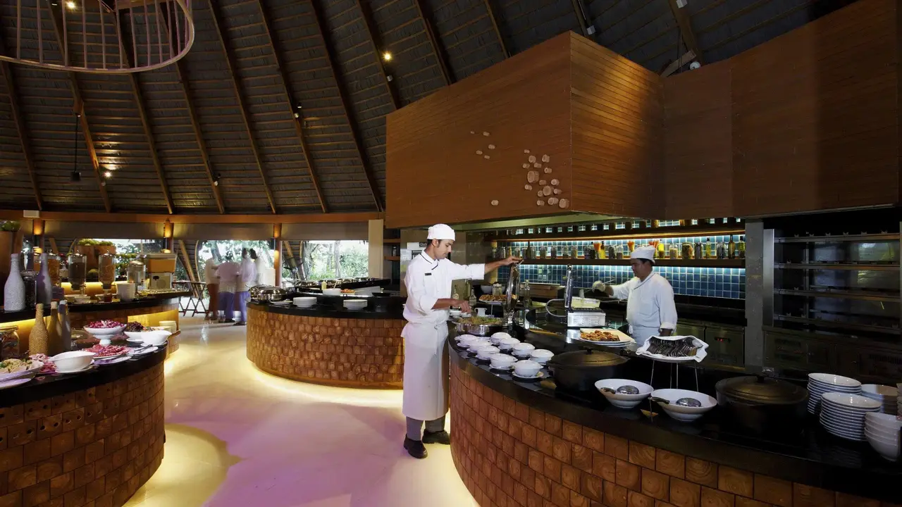 Centara Ras Fushi Resort & Spa Maldives