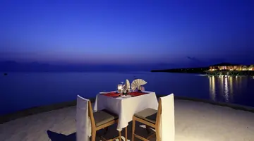Centara Ras Fushi Resort & Spa Maldives