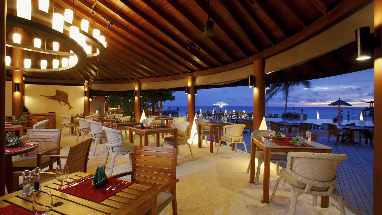 Centara Ras Fushi Resort & Spa Maldives