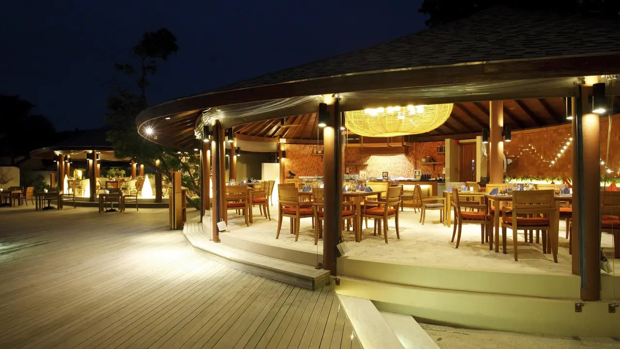 Centara Ras Fushi Resort & Spa Maldives