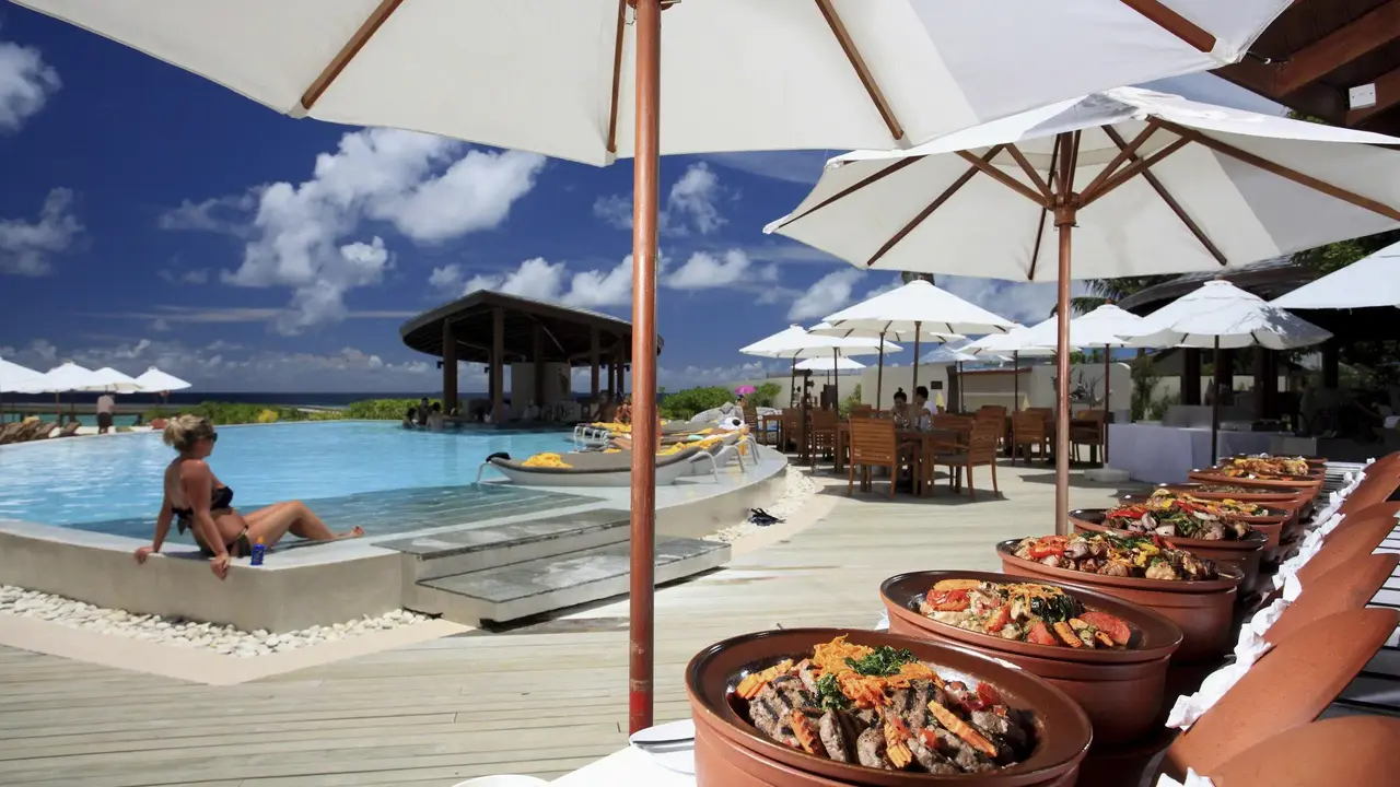 Centara Ras Fushi Resort & Spa Maldives