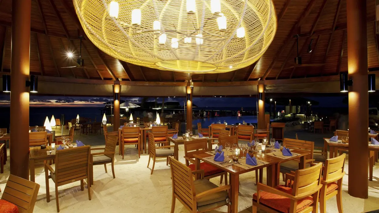 Centara Ras Fushi Resort & Spa Maldives