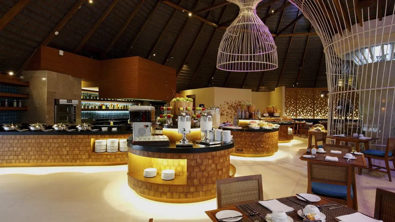 Centara Ras Fushi Resort & Spa Maldives