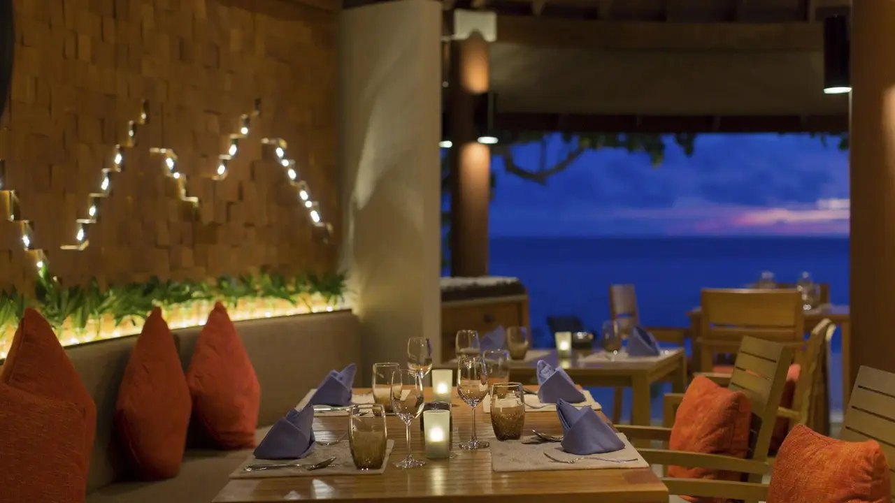 Centara Ras Fushi Resort & Spa Maldives