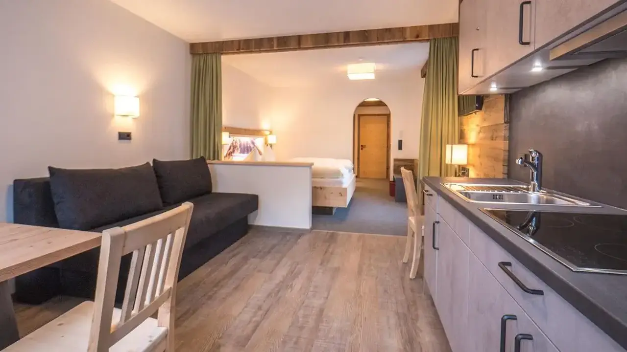 Central Hotel & Apart