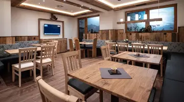 Central Hotel & Apart
