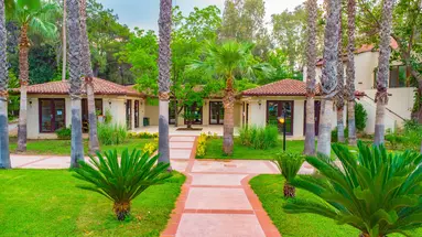 CHAMPION HOLIDAY VILLAGE