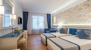 CHAMPION HOLIDAY VILLAGE