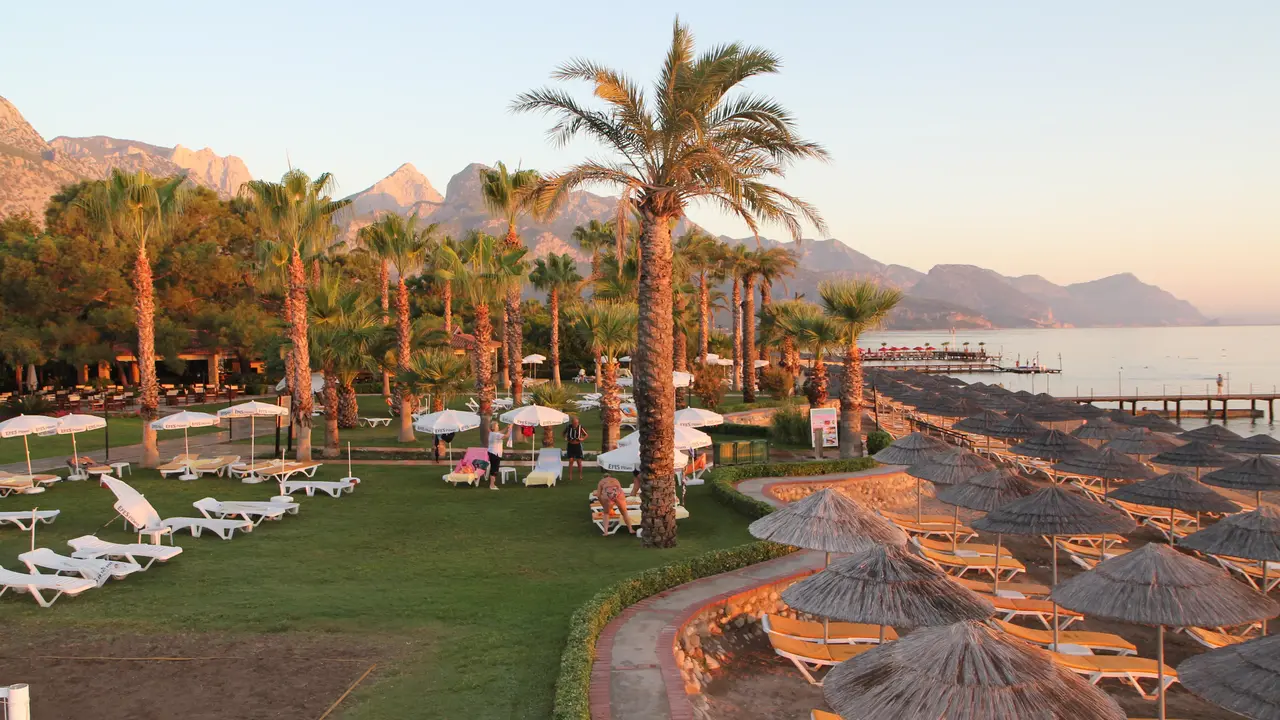 CHAMPION HOLIDAY VILLAGE