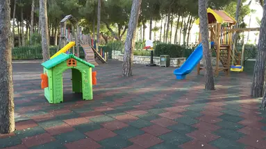 CHAMPION HOLIDAY VILLAGE