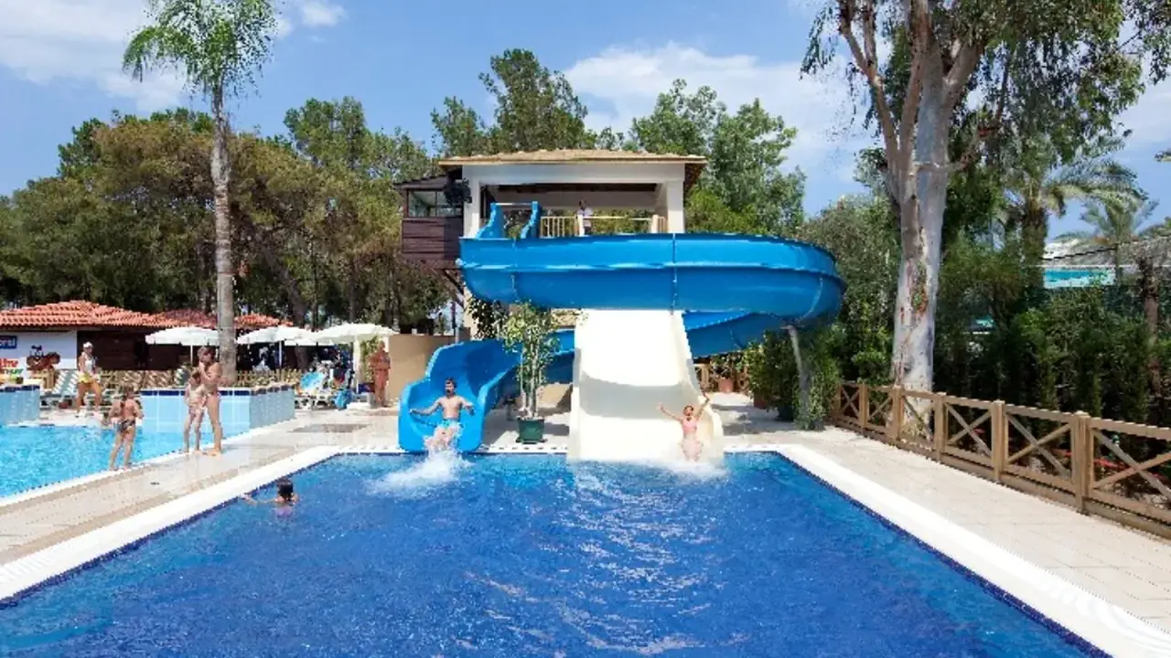 CHAMPION HOLIDAY VILLAGE