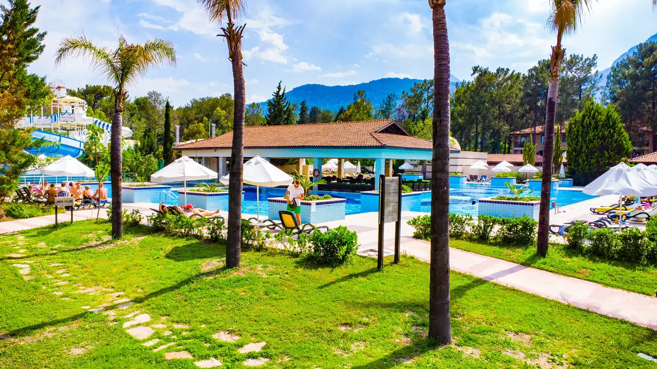 CHAMPION HOLIDAY VILLAGE