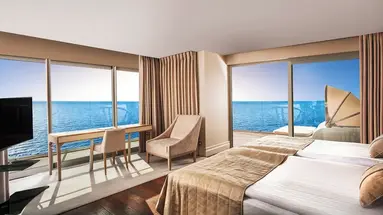 Charisma De Luxe Hotel