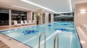 Charisma De Luxe Hotel
