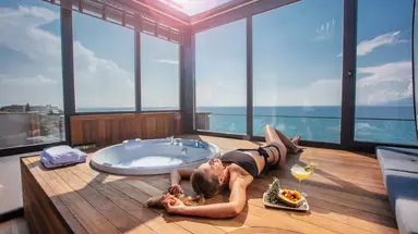 Charisma De Luxe Hotel
