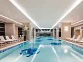 Charisma De Luxe Hotel