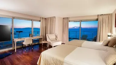 Charisma De Luxe Hotel