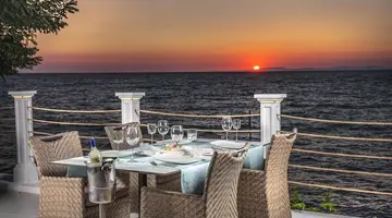 Charisma De Luxe Hotel