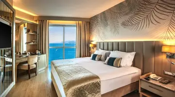 Charisma De Luxe Hotel