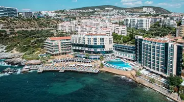 Charisma De Luxe Hotel