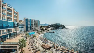 Charisma De Luxe Hotel