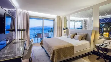 Charisma De Luxe Hotel