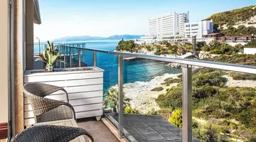 Charisma De Luxe Hotel