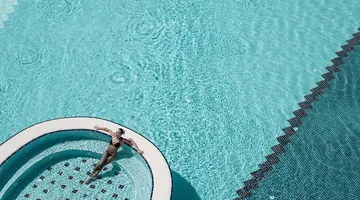Charisma De Luxe Hotel